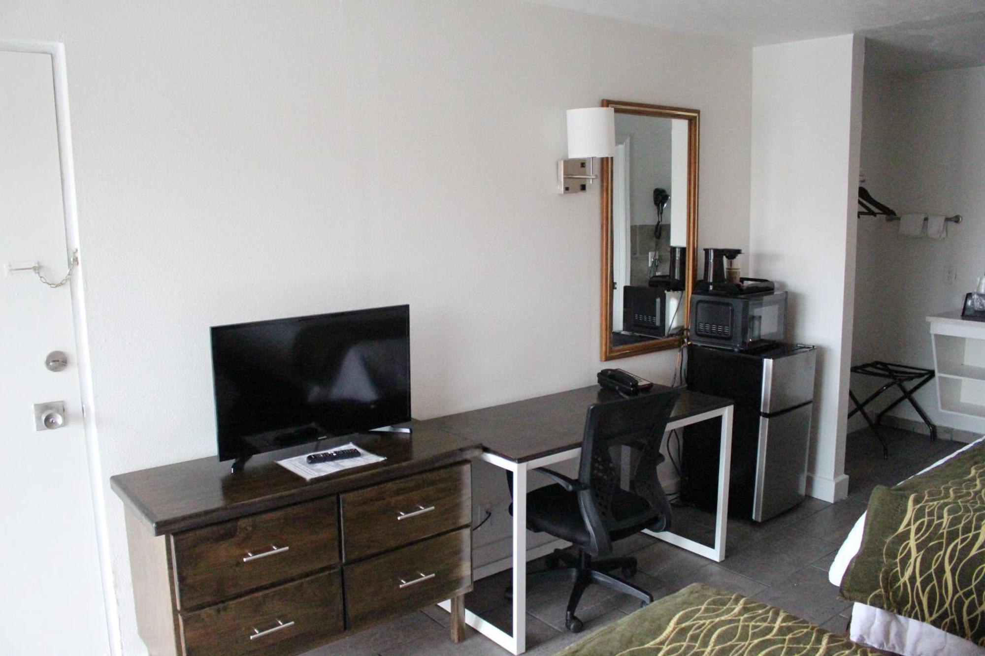 Americas Best Value Inn & Suites Williamstown Esterno foto