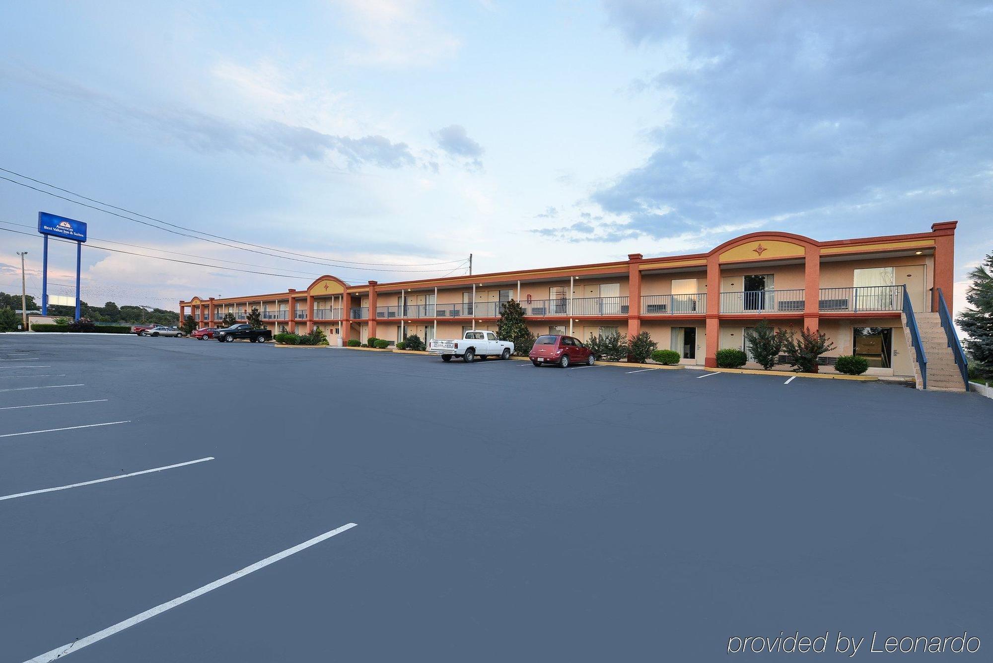 Americas Best Value Inn & Suites Williamstown Esterno foto