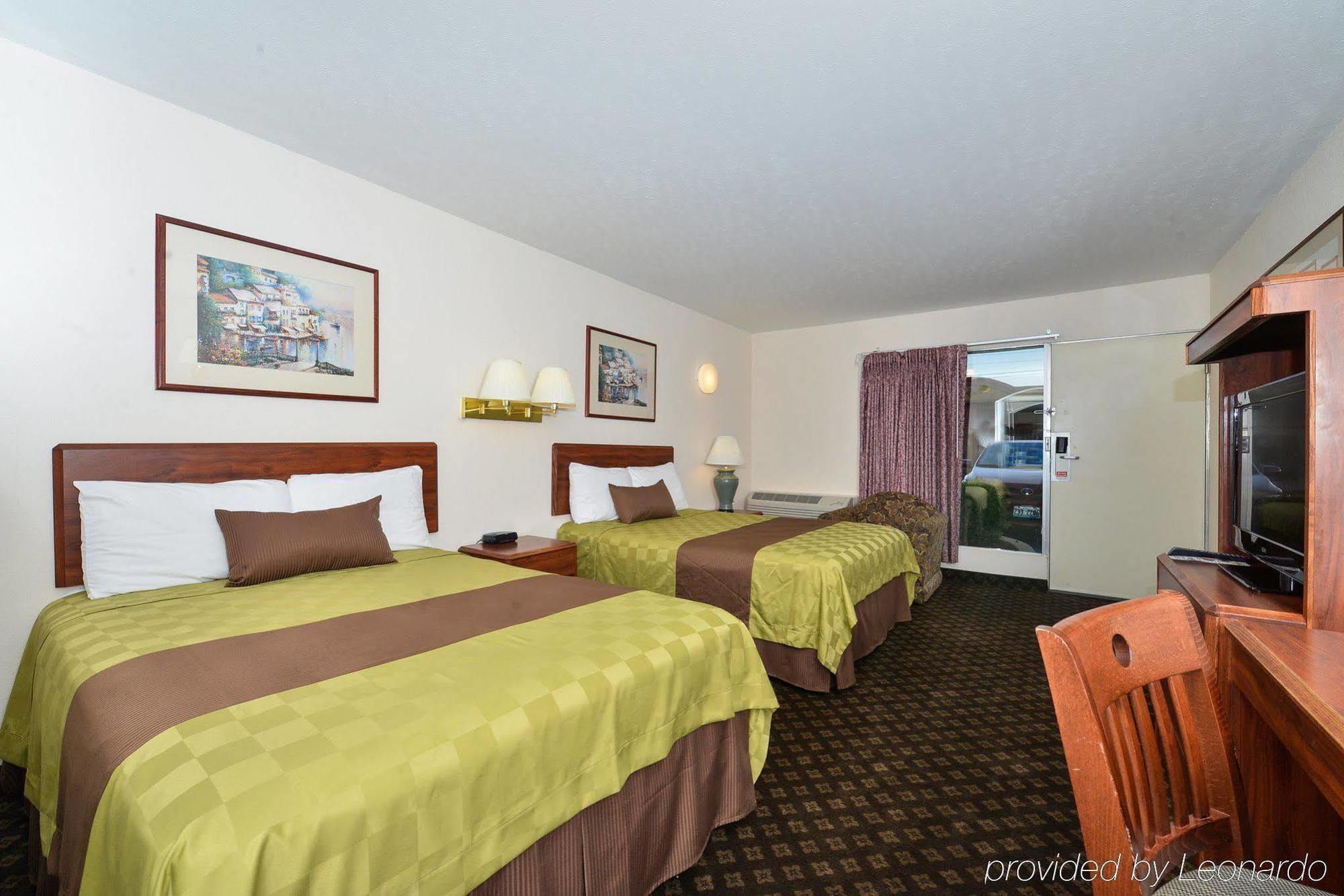 Americas Best Value Inn & Suites Williamstown Esterno foto