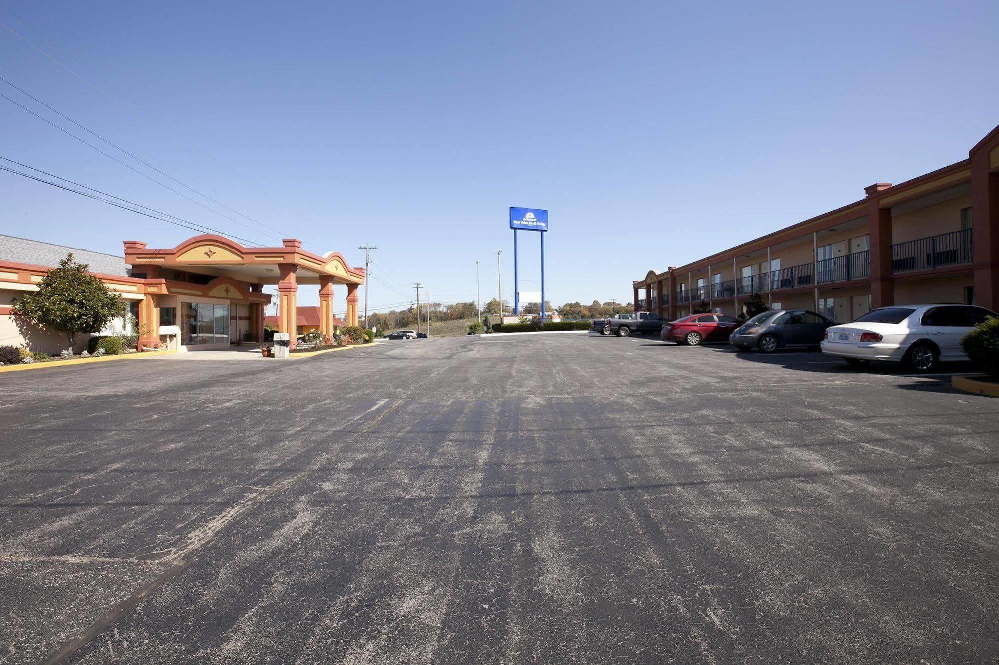 Americas Best Value Inn & Suites Williamstown Esterno foto